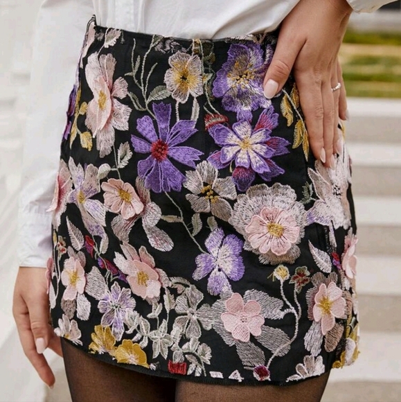 Elegant Vintage Style Floral Embroidered Romantic Princess Skirt  - Picture 4 of 5